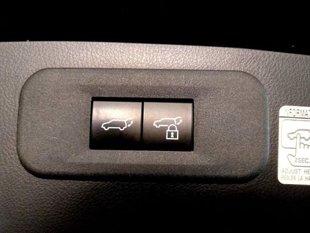 2023-Lexus-NX-250-EX_27
