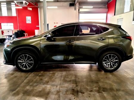2023-Lexus-NX-250-EX_6