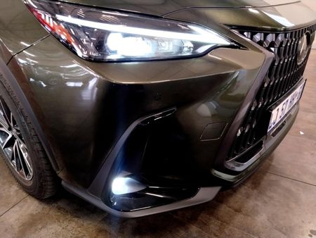 2023-Lexus-NX-250-EX_8