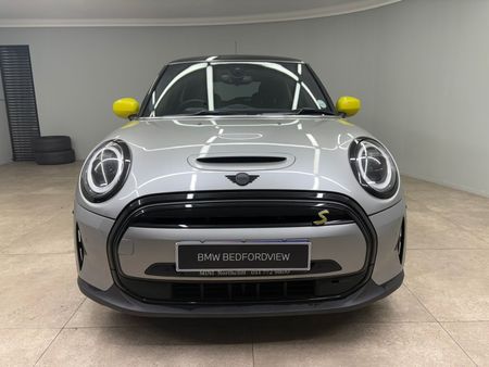 2023-MINI-Hatch-Cooper-SE_1