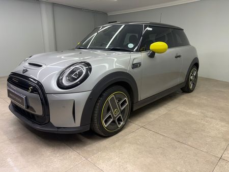 2023-MINI-Hatch-Cooper-SE_2