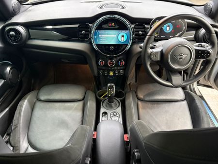 2023-MINI-Hatch-Cooper-SE_6