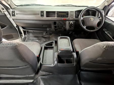 2012-Toyota-Quantum-27-14-seat_9