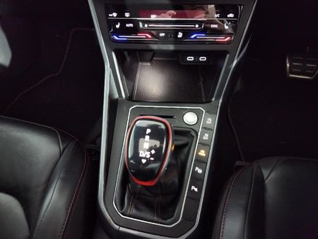 2022-Volkswagen-Polo-20-GTI-Auto-147kW_7