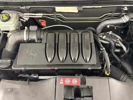 2011-Mercedes-Benz-A-Class-A-180-CDI-Avantgarde-Auto_12