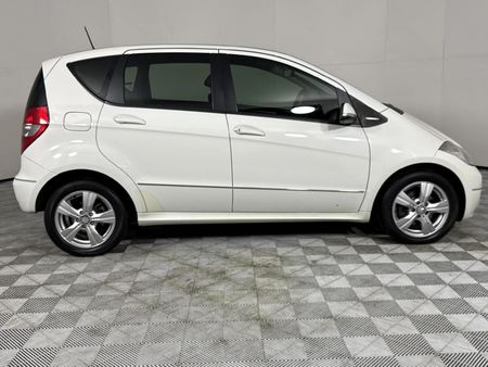2011-Mercedes-Benz-A-Class-A-180-CDI-Avantgarde-Auto_17