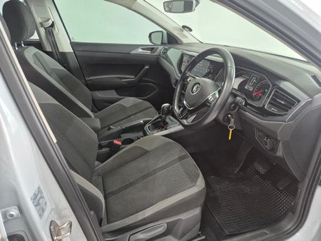 2018-Volkswagen-Polo-10-TSI-Highline-Auto-85kW_11