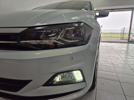 2018-Volkswagen-Polo-10-TSI-Highline-Auto-85kW_16