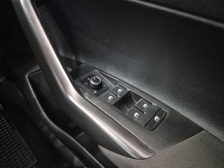2018-Volkswagen-Polo-10-TSI-Highline-Auto-85kW_6