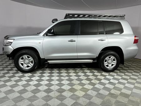 2018-Toyota-Land-Cruiser-200-45-D-V8-GX-Auto_18