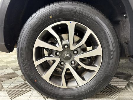 2023-Mahindra-Scorpio-N-22D-Auto-Z8_5