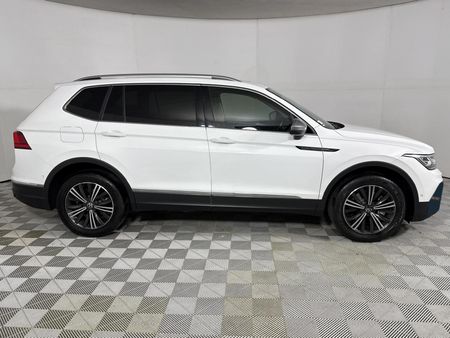 2023-Volkswagen-Tiguan-Allspace-20-TSI-Style-4Motion-DSG-Auto-132kw_16
