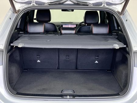 2021-Mercedes-Benz-GLA-200d-Progressive-Auto_12