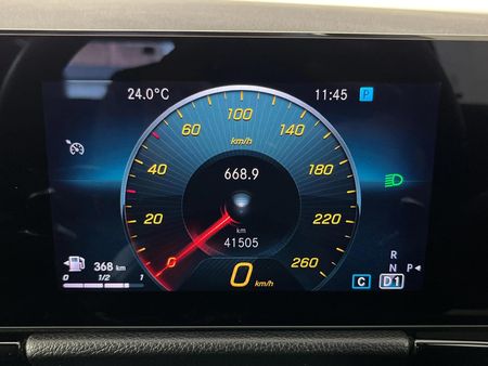 2021-Mercedes-Benz-GLA-200d-Progressive-Auto_2