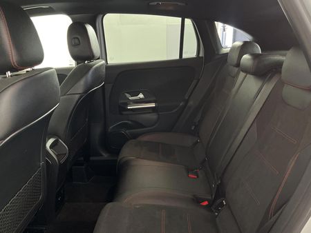 2021-Mercedes-Benz-GLA-200d-Progressive-Auto_3