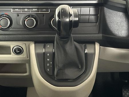 2019-Volkswagen-Kombi-20-TDI-Auto-103kW-Trendline_9