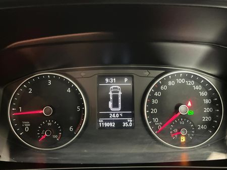 2019-Volkswagen-Kombi-20-TDI-Auto-103kW-Trendline_2