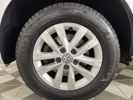 2019-Volkswagen-Kombi-20-TDI-Auto-103kW-Trendline_5