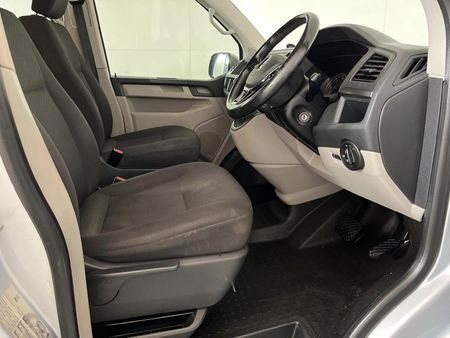2019-Volkswagen-Kombi-20-TDI-Auto-103kW-Trendline_8