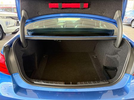 2019-BMW-3-Series-318i-M-Sport-Auto_11