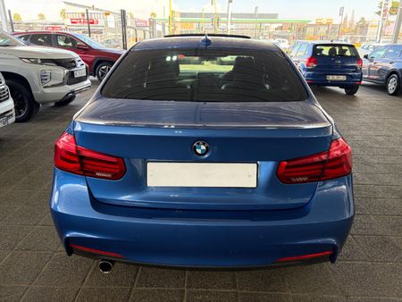 2019-BMW-3-Series-318i-M-Sport-Auto_8