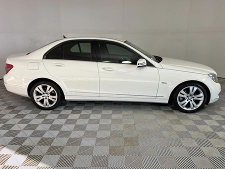 2011-Mercedes-Benz-C-Class-C-180-CGI-BE-Avantgarde-Auto_16