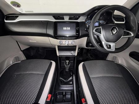 2024-Renault-Triber-10-Intens_1