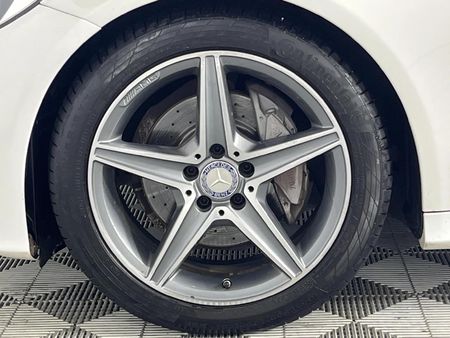 2017-Mercedes-Benz-C-Class-C-180-AMG-Line-Auto_3