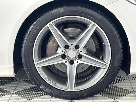 2017-Mercedes-Benz-C-Class-C-180-AMG-Line-Auto_4