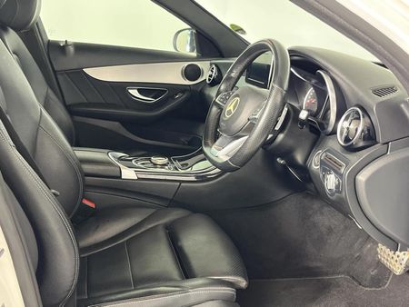 2017-Mercedes-Benz-C-Class-C-180-AMG-Line-Auto_8