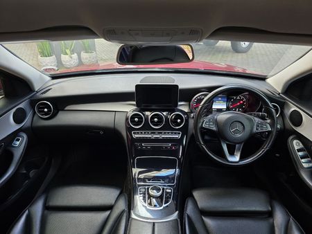 2016-Mercedes-Benz-C-Class-C-200-Avantgarde-Auto_13