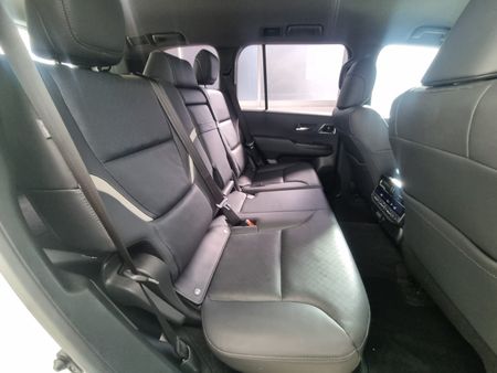 2023-Toyota-Land-Cruiser-300-V6-33-D-GR-S_16