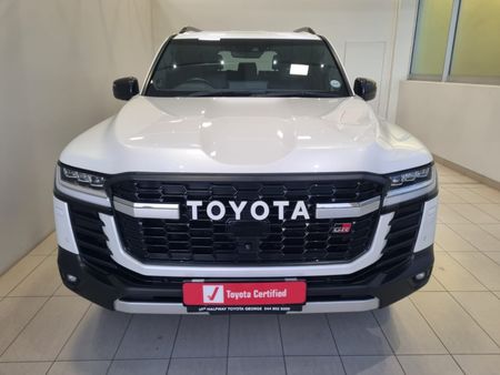 2023-Toyota-Land-Cruiser-300-V6-33-D-GR-S_2