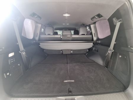 2023-Toyota-Land-Cruiser-300-V6-33-D-GR-S_7