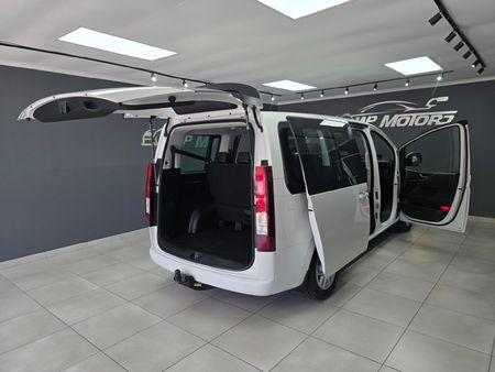 2023-Hyundai-Staria-22d-Executive-Auto_9