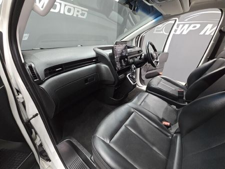 2023-Hyundai-Staria-22d-Executive-Auto_13