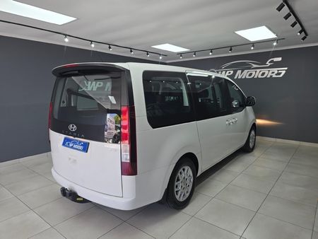 2023-Hyundai-Staria-22d-Executive-Auto_7