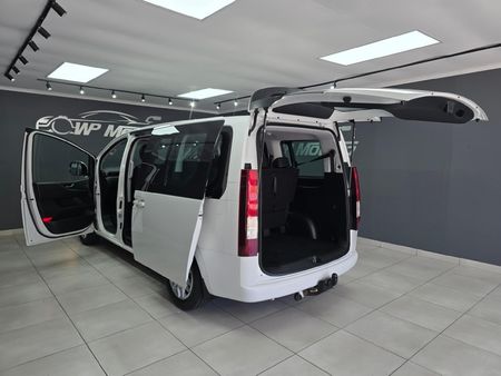 2023-Hyundai-Staria-22d-Executive-Auto_8