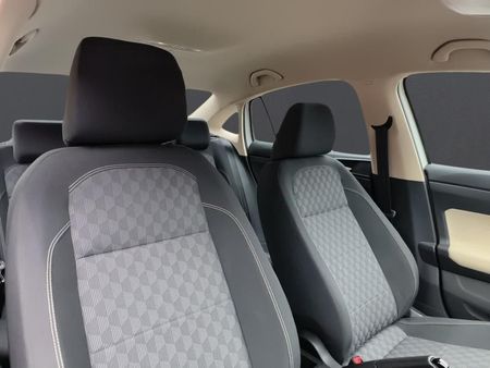 2024-Volkswagen-Polo-16-Classic-Auto_9