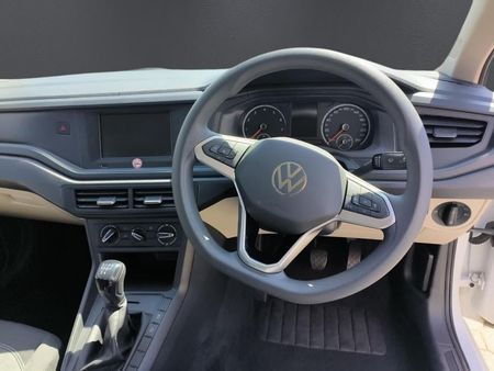 2024-Volkswagen-Polo-16-Classic-Auto_10