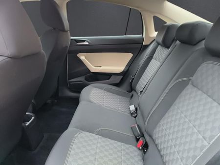2024-Volkswagen-Polo-16-Classic-Auto_12