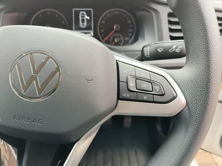 2024-Volkswagen-Polo-16-Classic-Auto_16