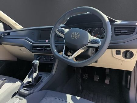 2024-Volkswagen-Polo-16-Classic-Auto_8