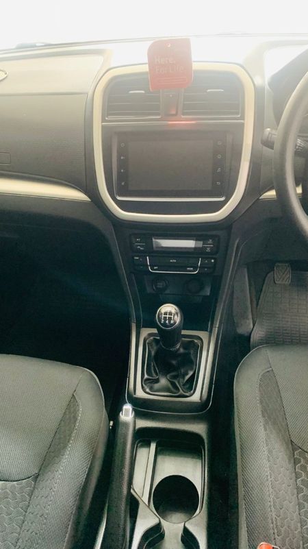 2022-Toyota-Urban-Cruiser-15-Petrol-Xs-Manual_9