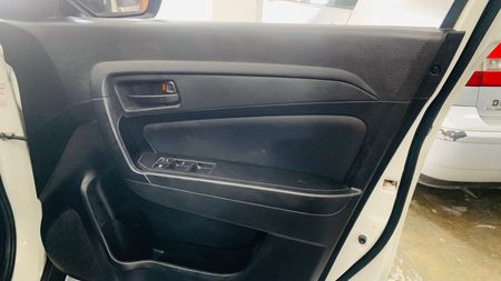 2022-Toyota-Urban-Cruiser-15-Petrol-Xs-Manual_13