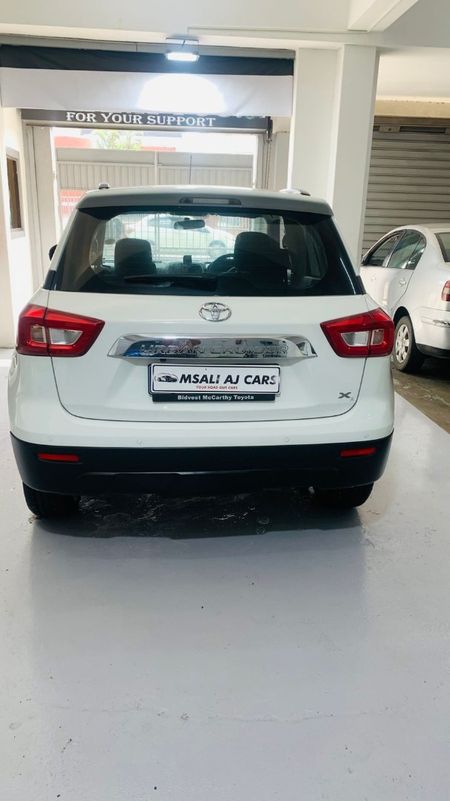 2022-Toyota-Urban-Cruiser-15-Petrol-Xs-Manual_4