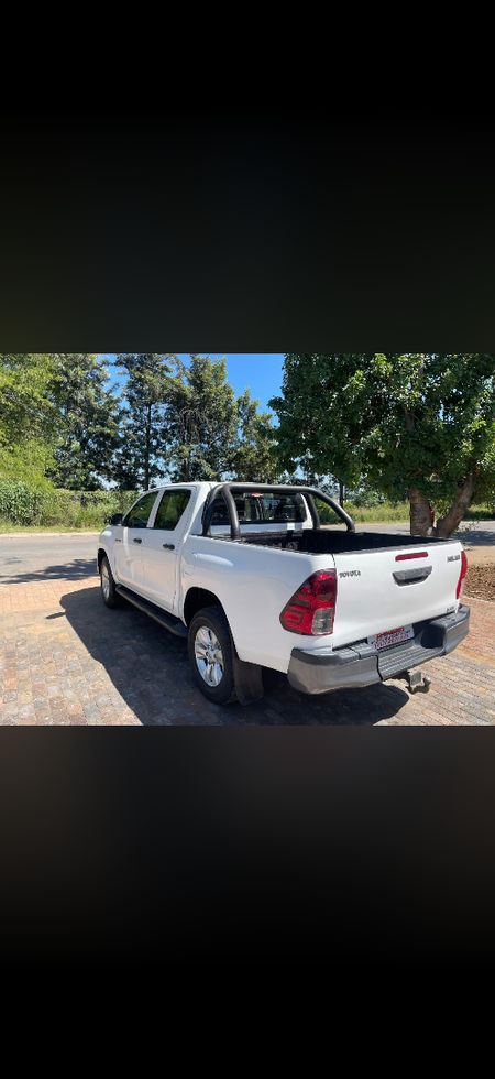 2017-Toyota-Hilux-24-GD-6-Raised-Body-SRX-Double-Cab_3