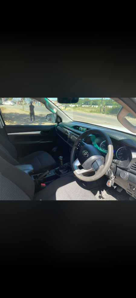 2017-Toyota-Hilux-24-GD-6-Raised-Body-SRX-Double-Cab_6
