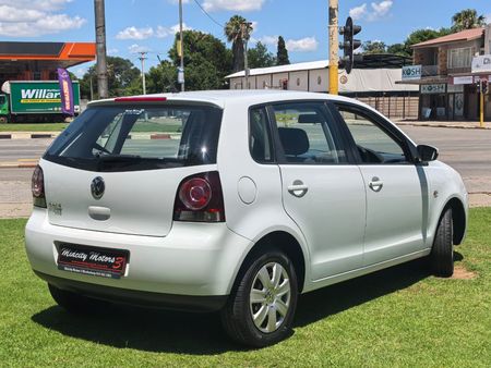 2015-Volkswagen-Polo-Vivo-GP-14-Trendline_9