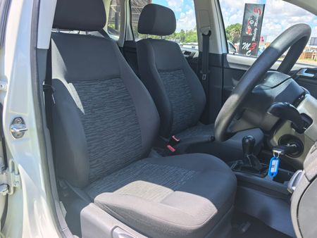 2015-Volkswagen-Polo-Vivo-GP-14-Trendline_13